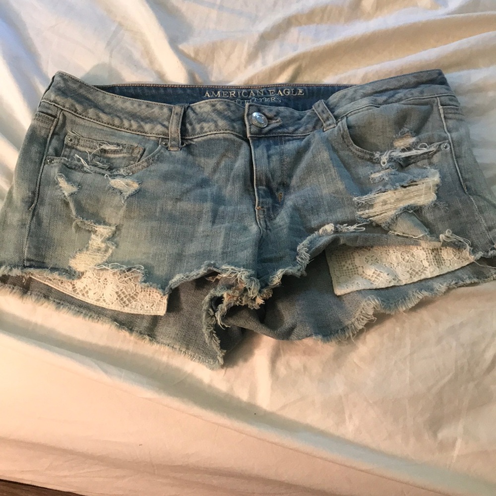Light ripped shorts